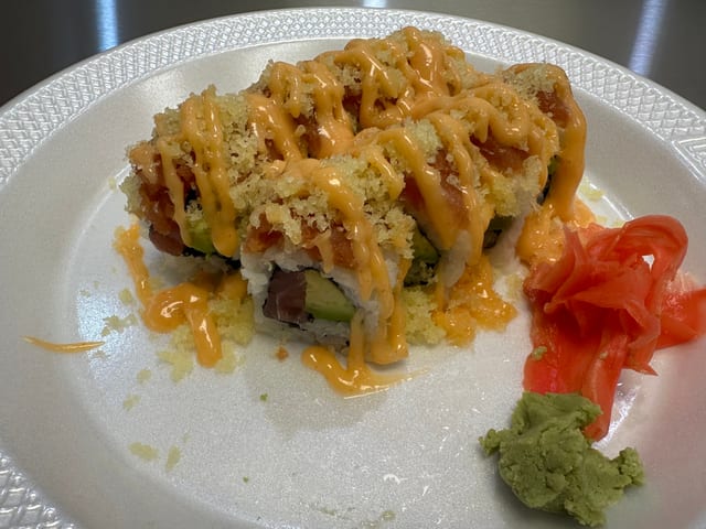 *Tuna Lovers Roll.